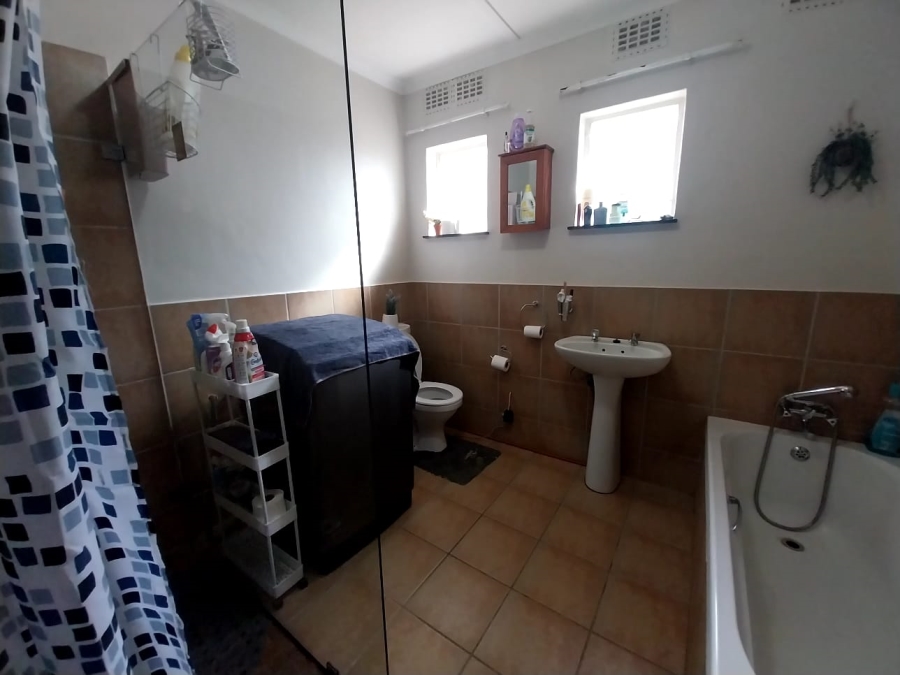 5 Bedroom Property for Sale in Worcester West Western Cape